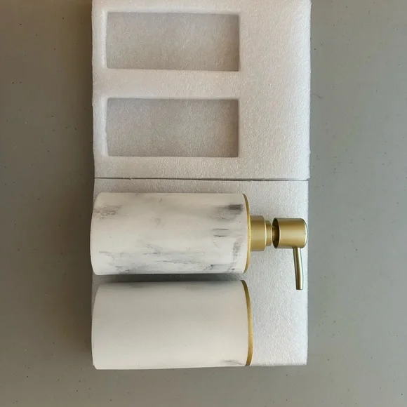 Sunday Citizen Resin Bath Set - Picture 4 of 5